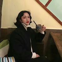 带骷髅的头像女生