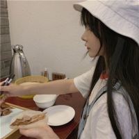 2019年白色高清女生头像(13)