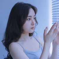 qq白边女生头像(11)