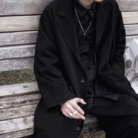 手撑下巴男生头像(8)