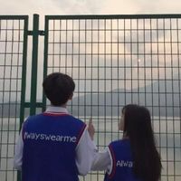 小女孩墨镜情侣头像(2)