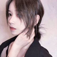 女生俏皮丸子头头像(17)