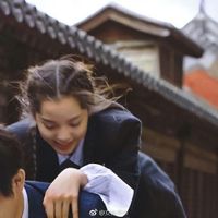 二人对坐情侣头像(13)
