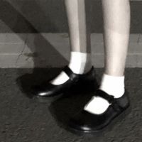绿色衣服黑色帽子头像女生(2)