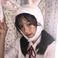 森系带白边的女生头像(7)