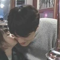 恐龙女孩情侣头像(18)