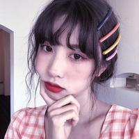女生眨眼清新头像(7)