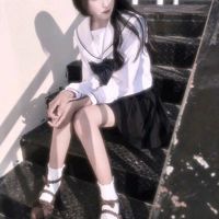 头像图片女生背影在街上最新图片(2)