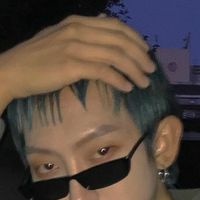 帅气的男生头像动态图(16)