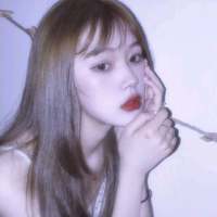 女生头像灰色坐地上(13)