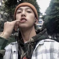 反戴眼镜男生头像(8)