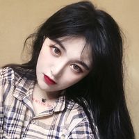女生抱暹罗猫的头像