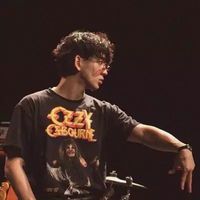 微信朋友圈头像下边的字怎么弄的(3)
