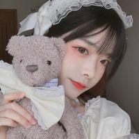 手臂挡着脸的头像女生(13)