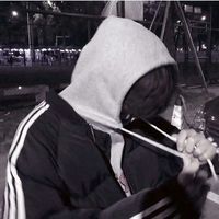 在女生堆里的男生头像(5)