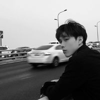 带月亮的男生微信头像图片大全唯美