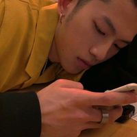 冷漠的蓝头发男生头像