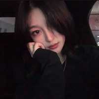 短发黑白唯美图片女生头像(16)