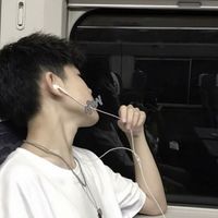 面向蓝天白云男生头像(14)