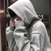 纯白男生头像中分(17)