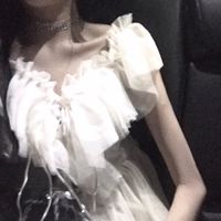 抱狗狗的黑白女生头像图片(14)