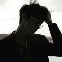 男生戴眼镜图片头像(7)