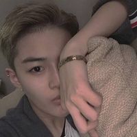 qq头像男生侧面黑白背影(16)