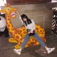 戴眼镜好看一点的女生头像图片大全(11)
