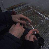 头像男生生抱布朗熊(20)