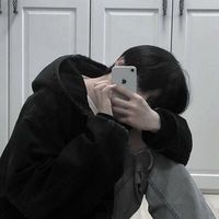 小男生帅气光头头像图片(14)
