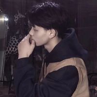 男生穿小西装头像(20)