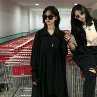 蓝色底的照片女生头像图片素材(20)