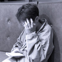 眼睛男生头像
