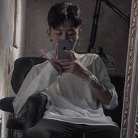 男生抱狗狗头像高清图(8)