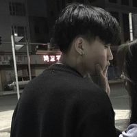 2018最新抱宠情侣头像(18)