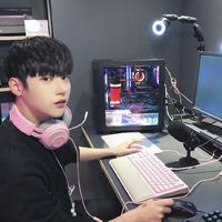 男生乳头像针刺(12)
