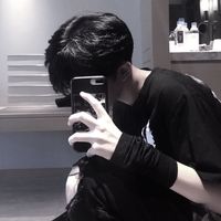 男生头像拿着苹果手机(18)
