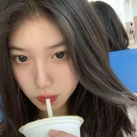 女性用咬嘴唇做微信头像好吗(6)