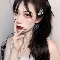 qq带头像女生背影戴帽子的(14)