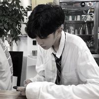 色彩鲜明的头像男生(7)