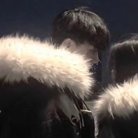 靠肩膀情侣头像(2)