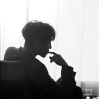 qq背景男生伤感头像(5)