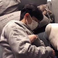 红色男生头像图片(18)