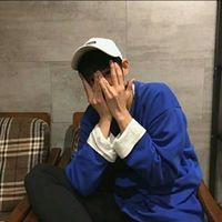 清新带笑男生头像