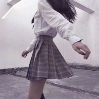 齐刘海黑发女生头像(18)