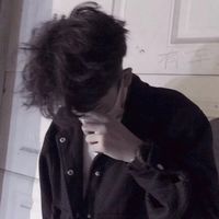 qq头像男生戴口罩帅黑白头像男生头像(15)