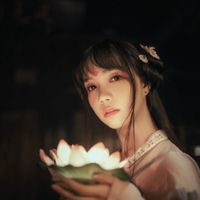 抽烟高冷的头像女生头像黑白图片(16)