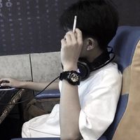 微信头像男平头侧脸(7)