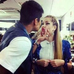 <b>QQ־</b>
