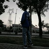 v字男生头像(17)